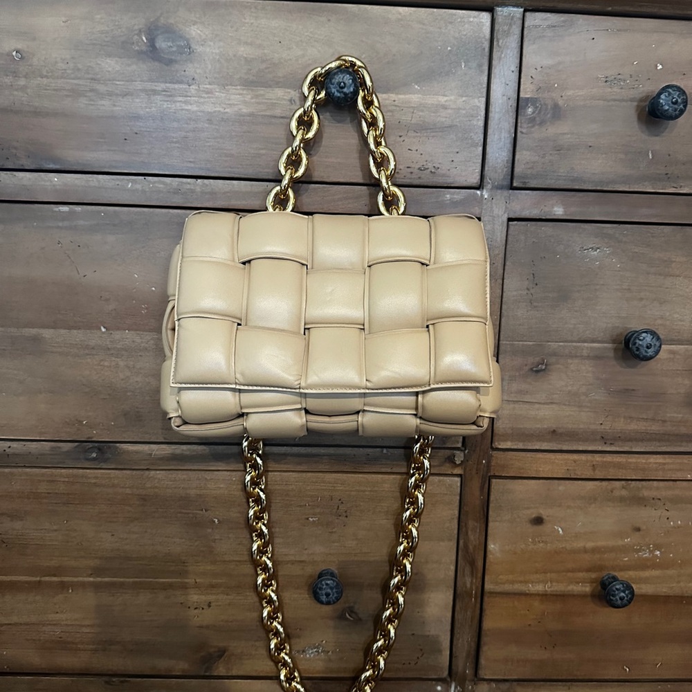Bottega Veneta Padded Cassette Shoulder Bag in Beige with Gold Chain - Picture 3 of 14